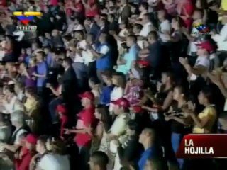 Génesis, la niña que le otorgó la Bandera de la Patria al Comandante Chávez