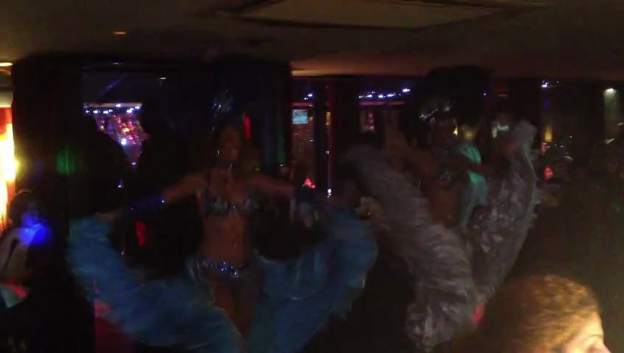 cabaret paris soirée cabaret a Montparnasse soirée brésilienne diner cabaret au tlmp