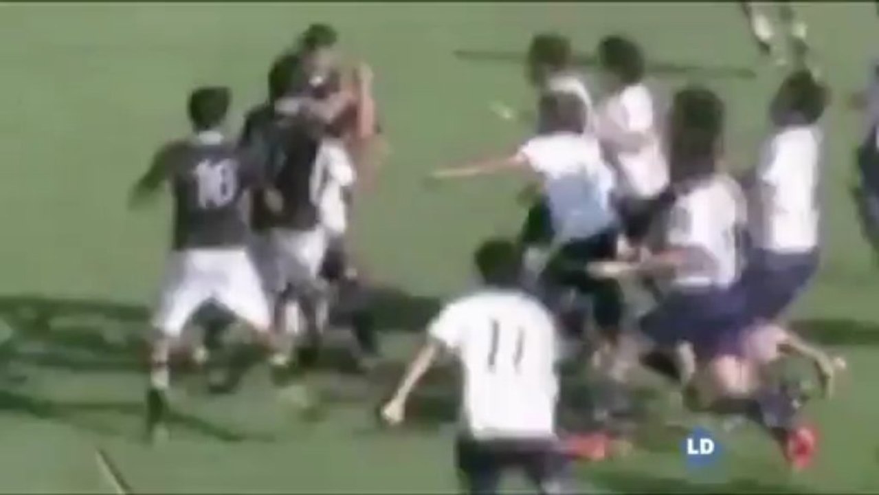 Multitudinaria pelea en un partido de fútbol en Paraguay