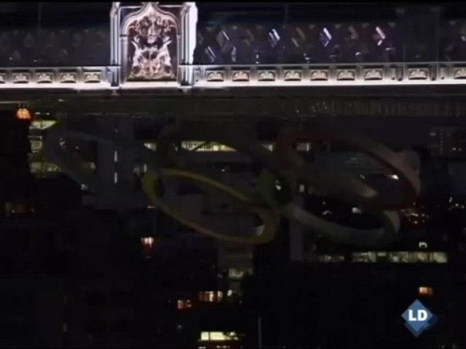 Los aros olímpicos adornan el puente de la Torre de Londres - Olympic rings on Tower Bridge