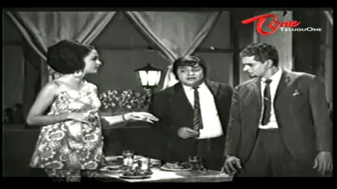 Comedy Scene - Padmanabham Having Dinner With His Girlfriend