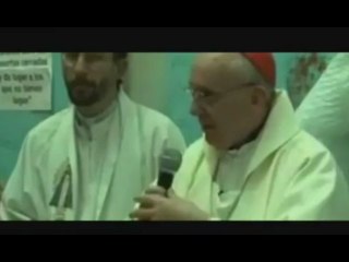 Diyalog Zirvesi: Papa Müslüman Mahkum Kızın Ayağını Yıkadı Öptü