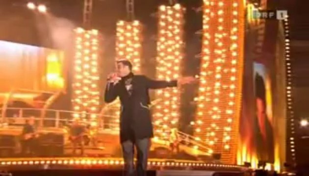 Robbie Williams Advertising Space (live at Leeds) HQ