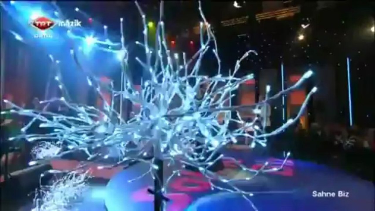 Özgür EREN - Evlerinin önü yaldız piyade-TRT