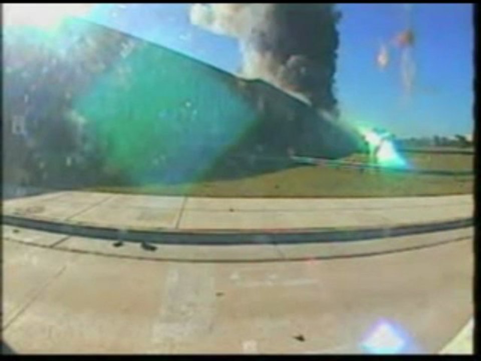 Crash sur le Pentagone ? - 11 septembre 2001 - Vidéo officielle (1 sur 2)