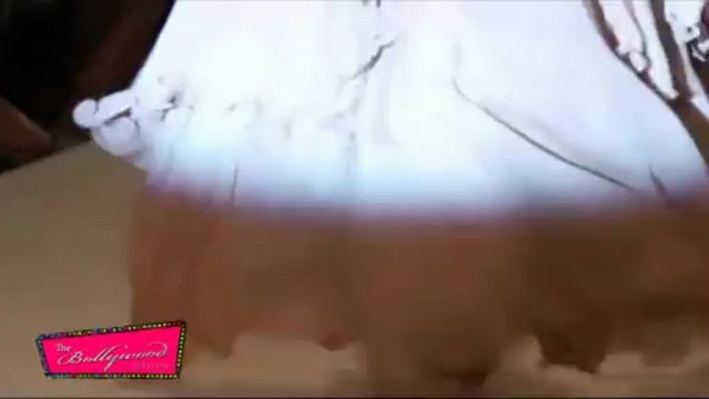 Sonal Chauhan Sizzling in backless Gown