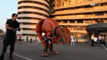Un dinosauro allo stadio San Siro