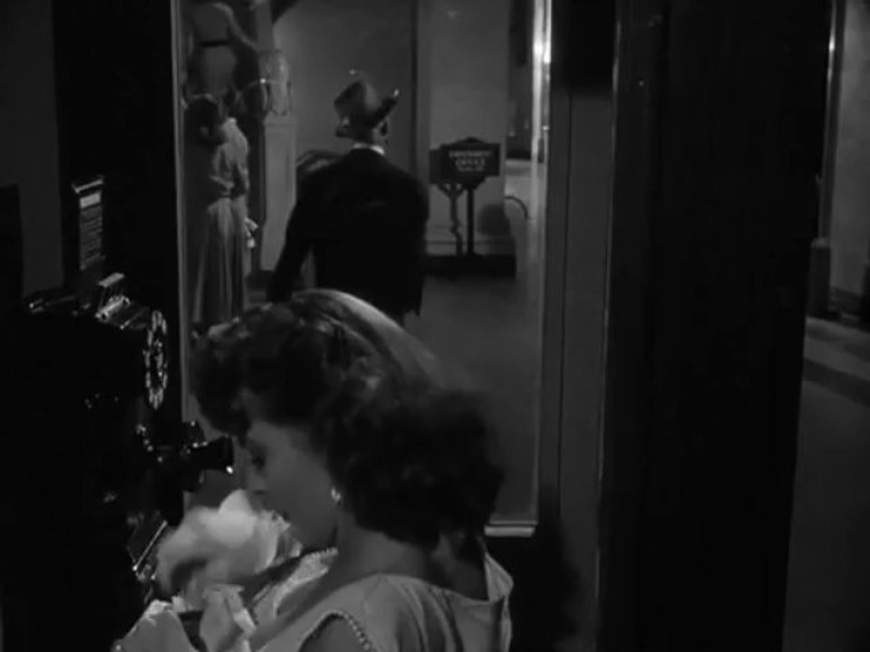 Pickup on South Street (1953)