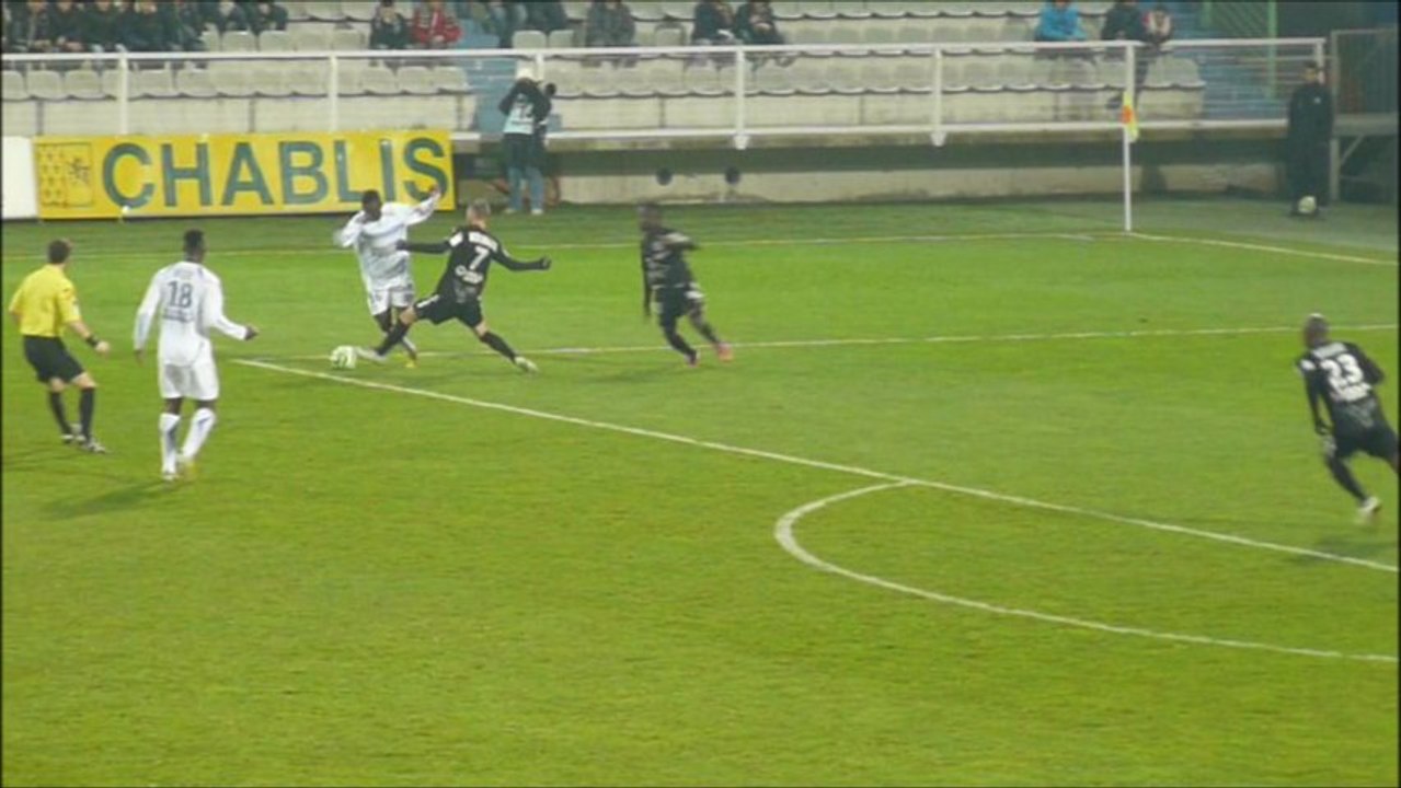 Penalty oublié lors du match AJA-DIJON ?