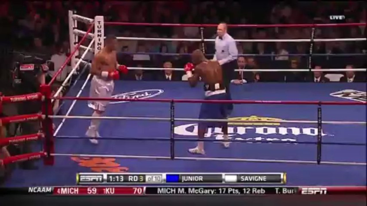 Umberto Savigne vs Jackson Junior 2013-03-29