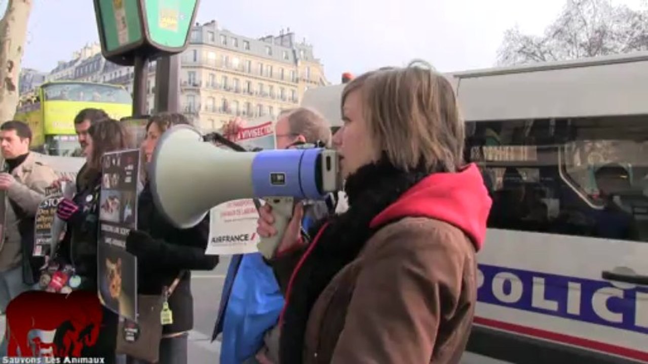 Rassemblement anti vivisection devant les agences d'Air France (30.03.2013)