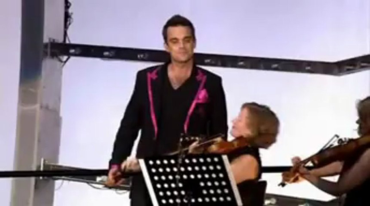 Robbie Williams   Love Supreme [Live in Berlin]