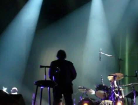 Jacques Dutronc - Gentleman Cambrioleur - L'Hymne A L'Amour (Moi L'Noeud) Live @ PARIS Le Zenith 16.01.2010