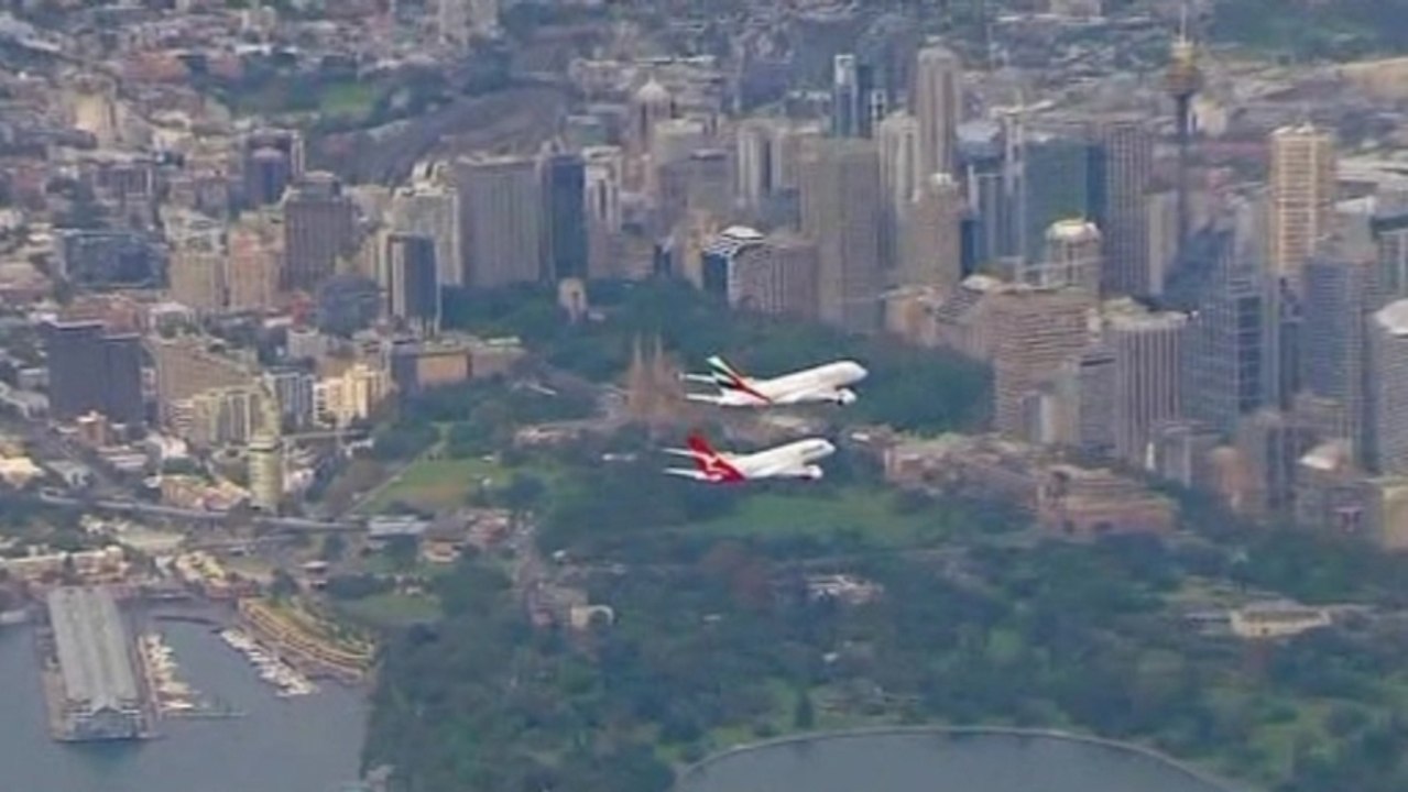 Arilines Qantas and Emirates strike alliance