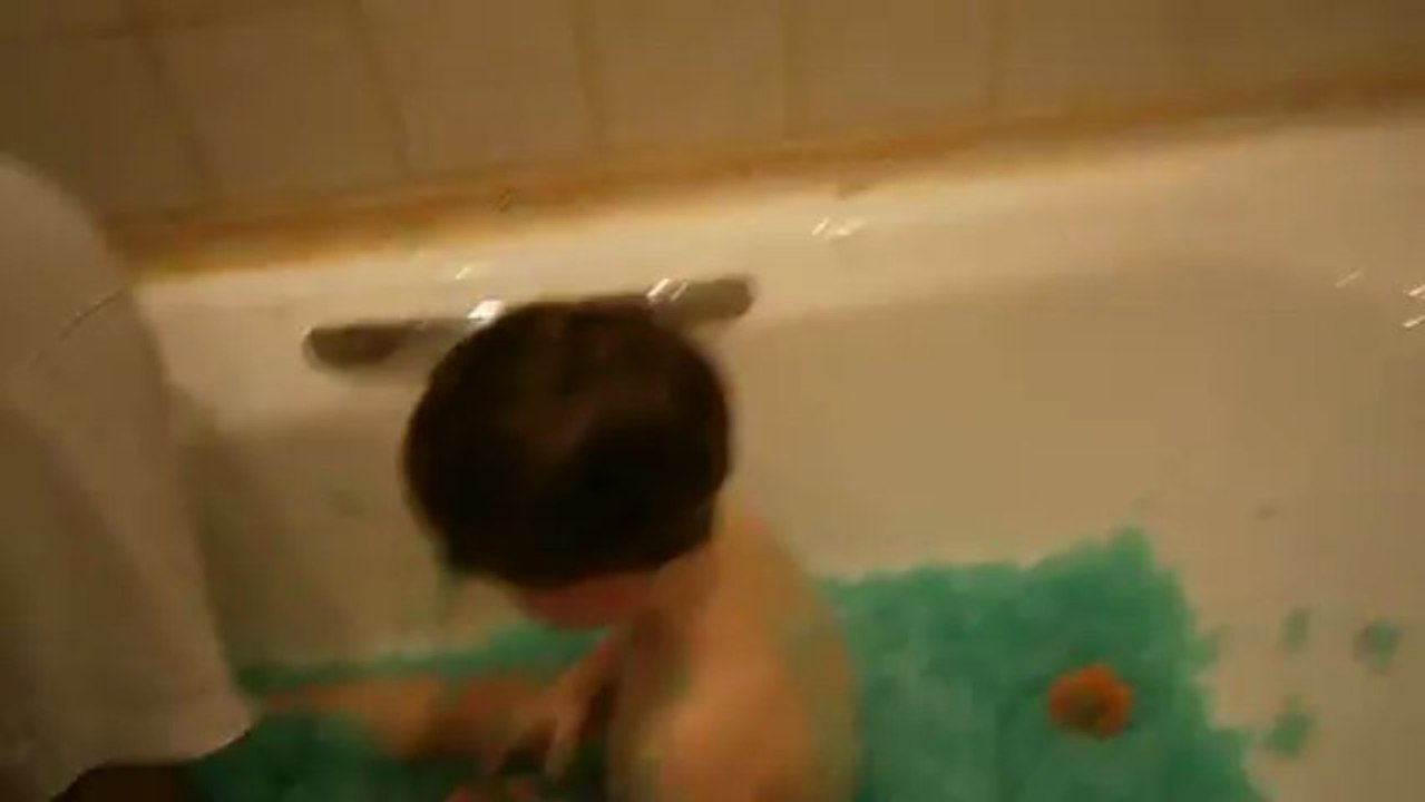 Lucas_Squishy baff_2