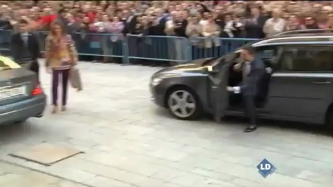 Reciben a la Reina y los Príncipes entre gritos y aplausos