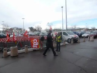 Grève  FO Auchan le Pontet le 30 mars 2013