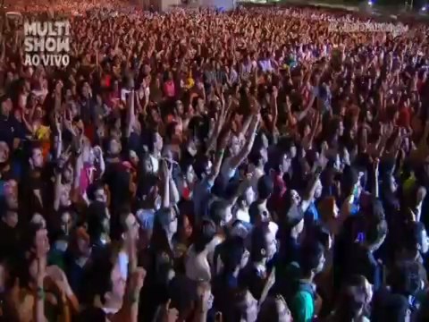 The Black Keys canta Lonely Boy