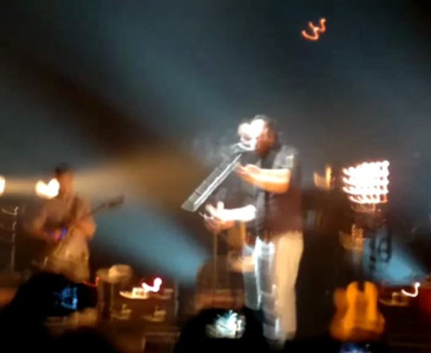 Les Fils D'artaud et J'veux qu'on baise sur ma tombe- Saez