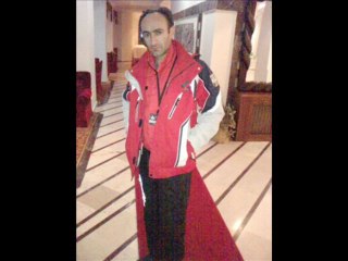 Derdimi Dökersem Derin Dereye