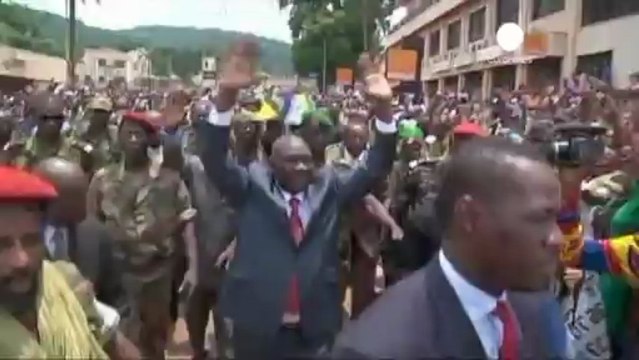 Huit jours après le putsch, un nouveau gouvernement en...