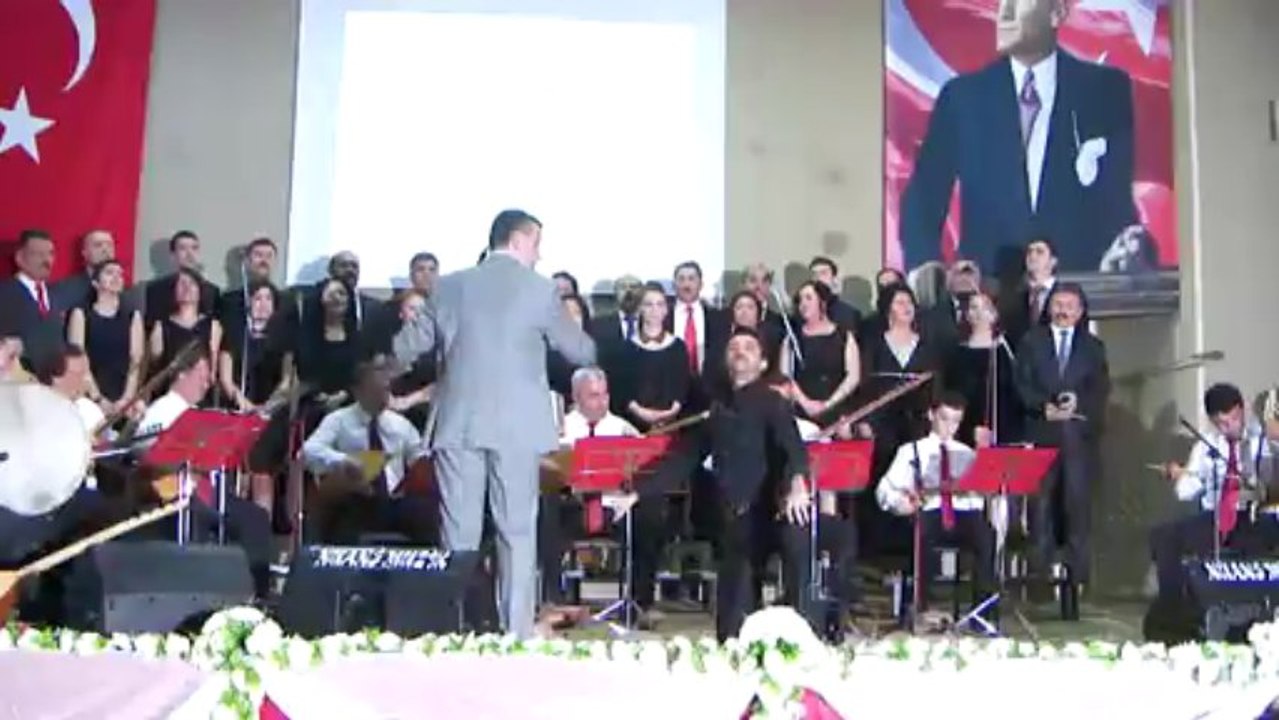 FOLKLOR GÖSTERİSİ