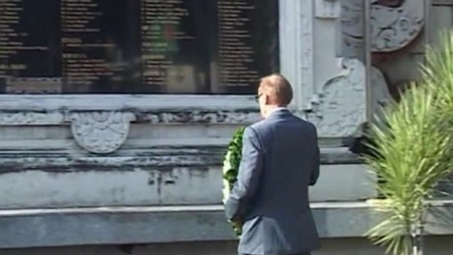 Australian FM lays wreath at Bali bombing monument