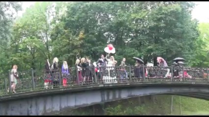 Прогулка (фрагмент). Александра и Константин.