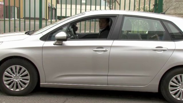 Permis de Conduire - Apprendre à conduire : Comment réussir une marche arrière ?