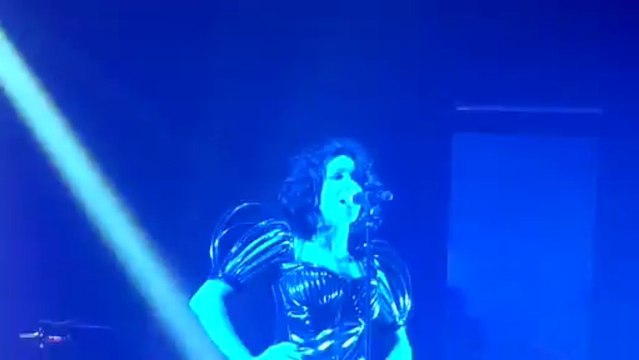 Jenifer chante Orage en vue (Live au zéntih de paris 30.03.2013)