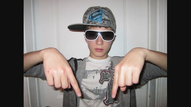 DJelly ft. Papa Jay - Plz Halp Meh (12 year old rapper!)