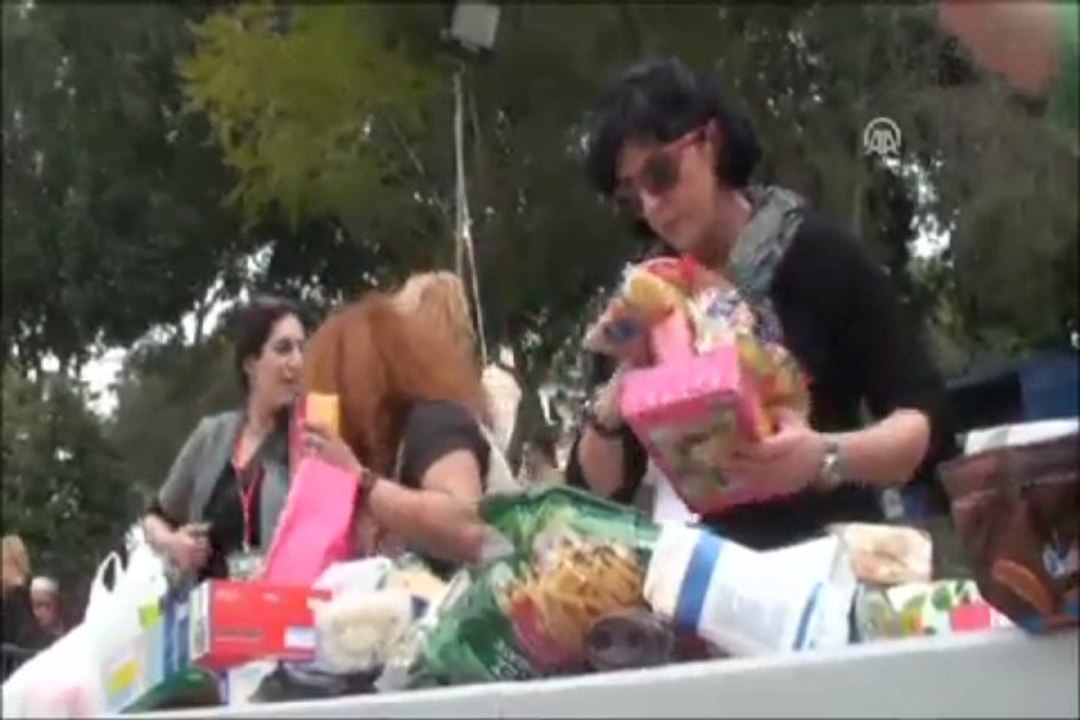 Güney Kıbrıs'ta makarna konser bileti oldu