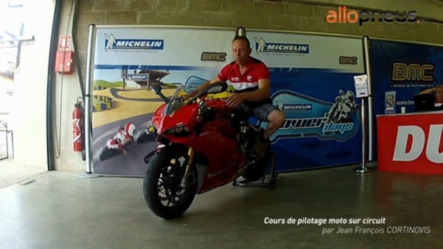 Cours de pilotage moto sur circuit