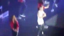 Justin Bieber Faints On Stage. London 02 Arena (08.03.13)