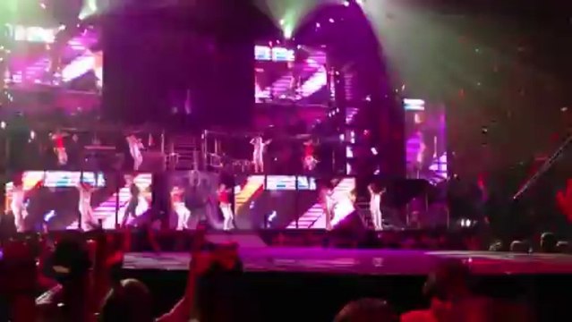 Justin Bieber - All Around the world LIVE AT STAPLES CENTER LOS ANGELES (10.02.2012) BELIEVE TOUR