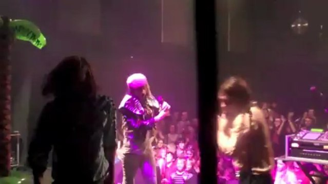 NAIVE NEW BEATERS - LIVE REPORT #1