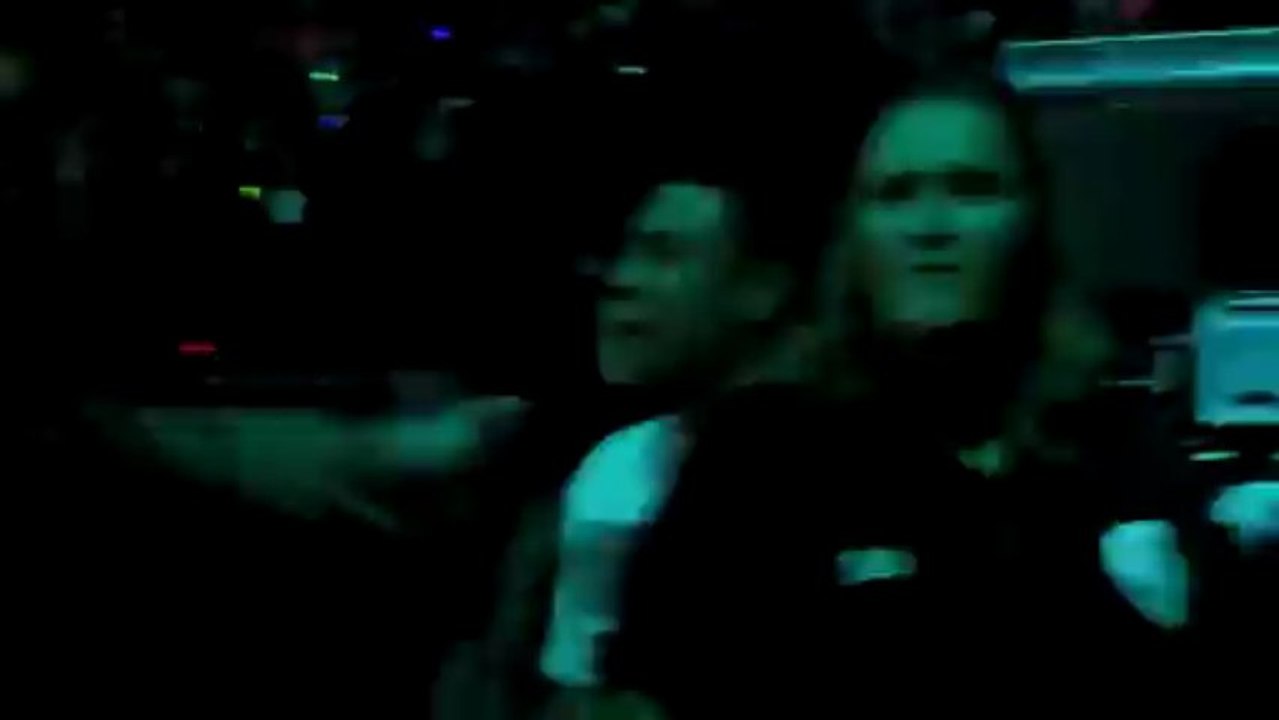 SELENA & ALFREDO dancing to Beauty and a Beat Justin Bieber LIVE in Minneapolis 10-20-12