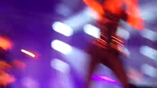 Jenifer chante mademoiselle fume (Live zénith de paris 30.03.2013)