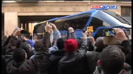 PSG - Barcelone / Le bus du Barça se dirige vers le Parc - 02/04