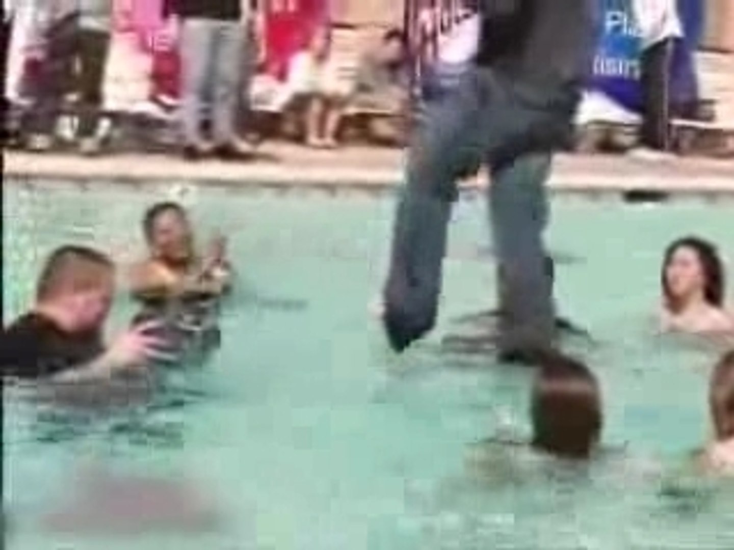 Criss Angel Walks On Water Video Dailymotion