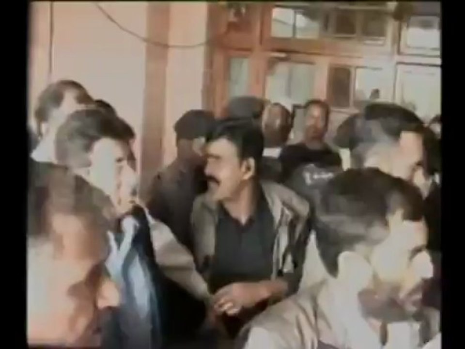 پرویزمشرف کے منہ پرجوتا لگنے کی واضح ترین ویڈیو