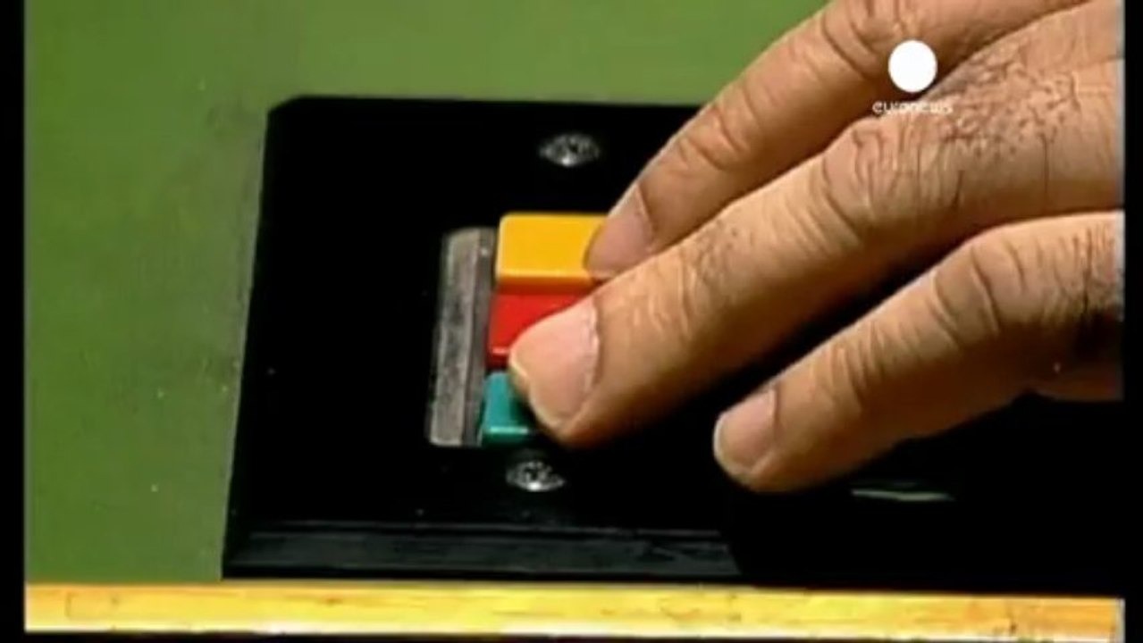 Adoption du premier traité sur le commerce des armes...