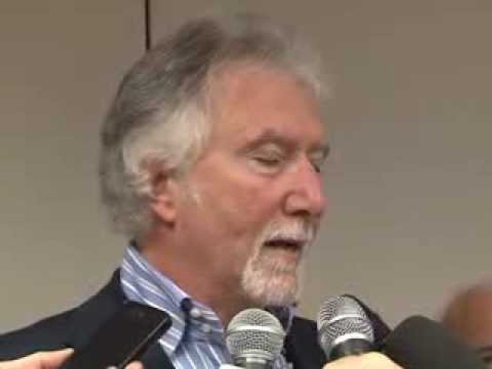 Napoli - Città della Scienza, la denuncia di Enzo Rivellini -2- (02.04.13)