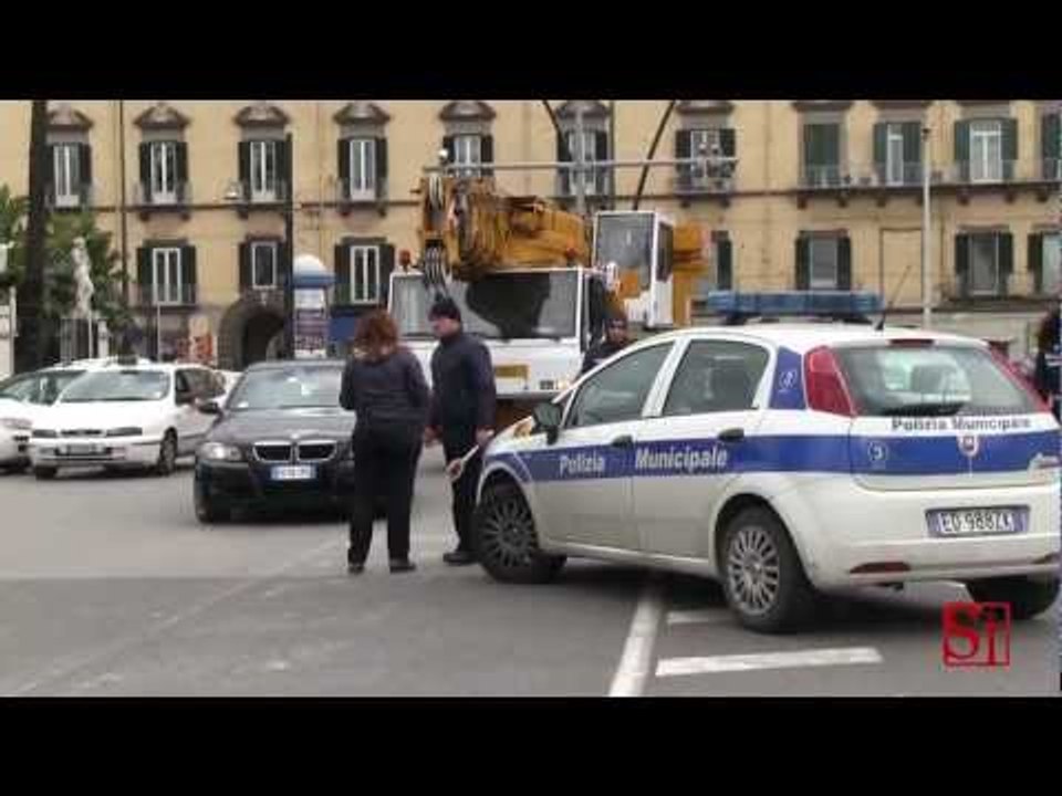Napoli - Ztl straordinaria per America's Cup: caos traffico in città -2- (02.04.13)