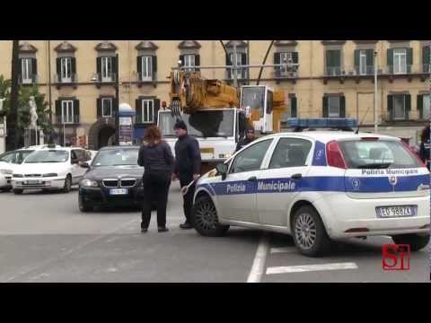 Napoli - Ztl straordinaria per America's Cup: caos traffico in città -2- (02.04.13)