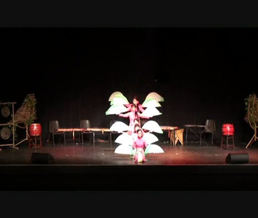 DANSE D'EVENTAIL - Tieng To Dong