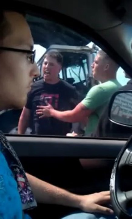 Homme furieux vs Homme zen - Road Rage