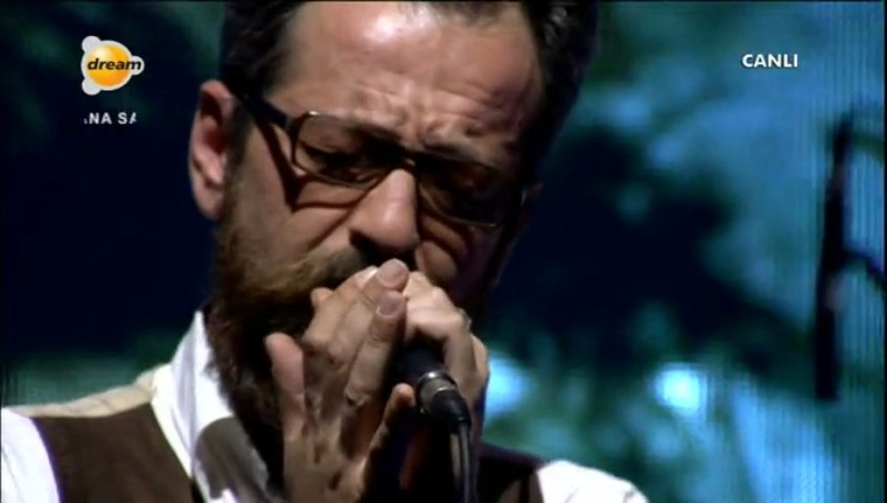 Feridun Düzağaç - Unutama Beni (Ana Sahne Canlı Performans)