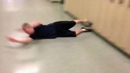 Nager dans le couloir