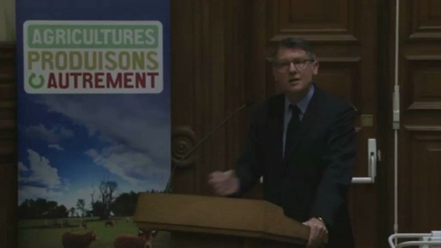 Vincent Peillon : lancement de la concertation pour l'avenir de l'enseignement agricole